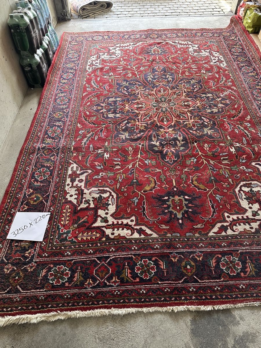 Teppiche: ORIENT TEPPICH AB 1 FR. – Gebraucht aus Schüpfen von TOY-58 6