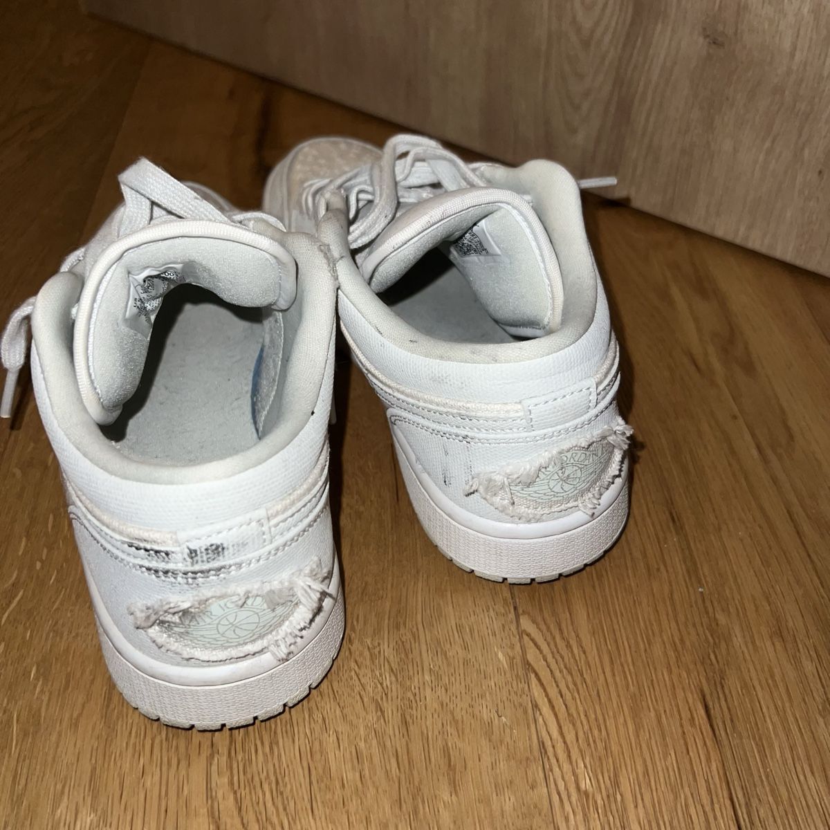 Jordan Scarpe da donna: Jordan 1 Low Spruce Aura – Nuovo (secondo la descrizione) da Chur venduto da noe_mh8b 1