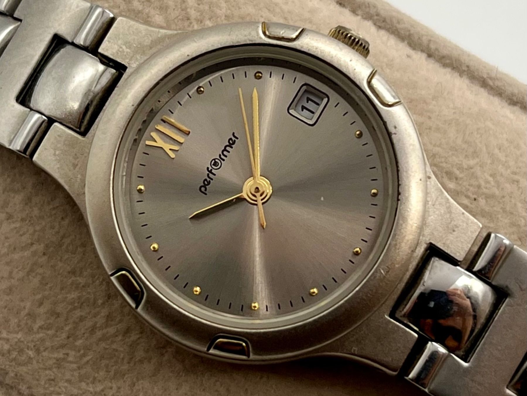 Orologi: Performer Damenuhr Quarz mit Datum – Usato da Aarau venduto da VelEis_Watches