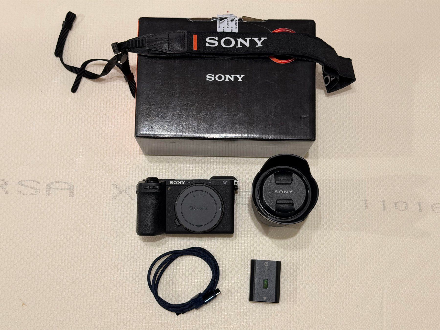 Sony Fotocamera: Sony A6700 + 18-135mm – Nuovo (secondo la descrizione) da Geroldswil venduto da pix_c97j 3