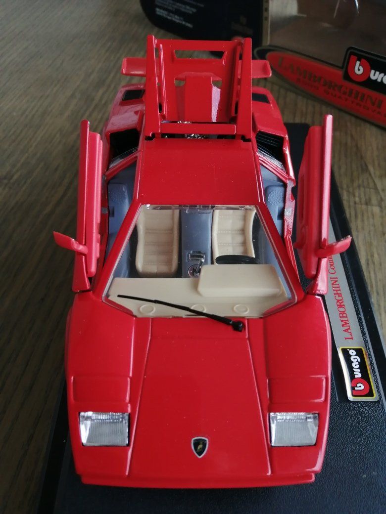 Bburago Voitures modèles: Lamborghini Countach 1988 Burago VIP Collection 1/24 – Neuf (Voir description) à Thun par Pemoya 1