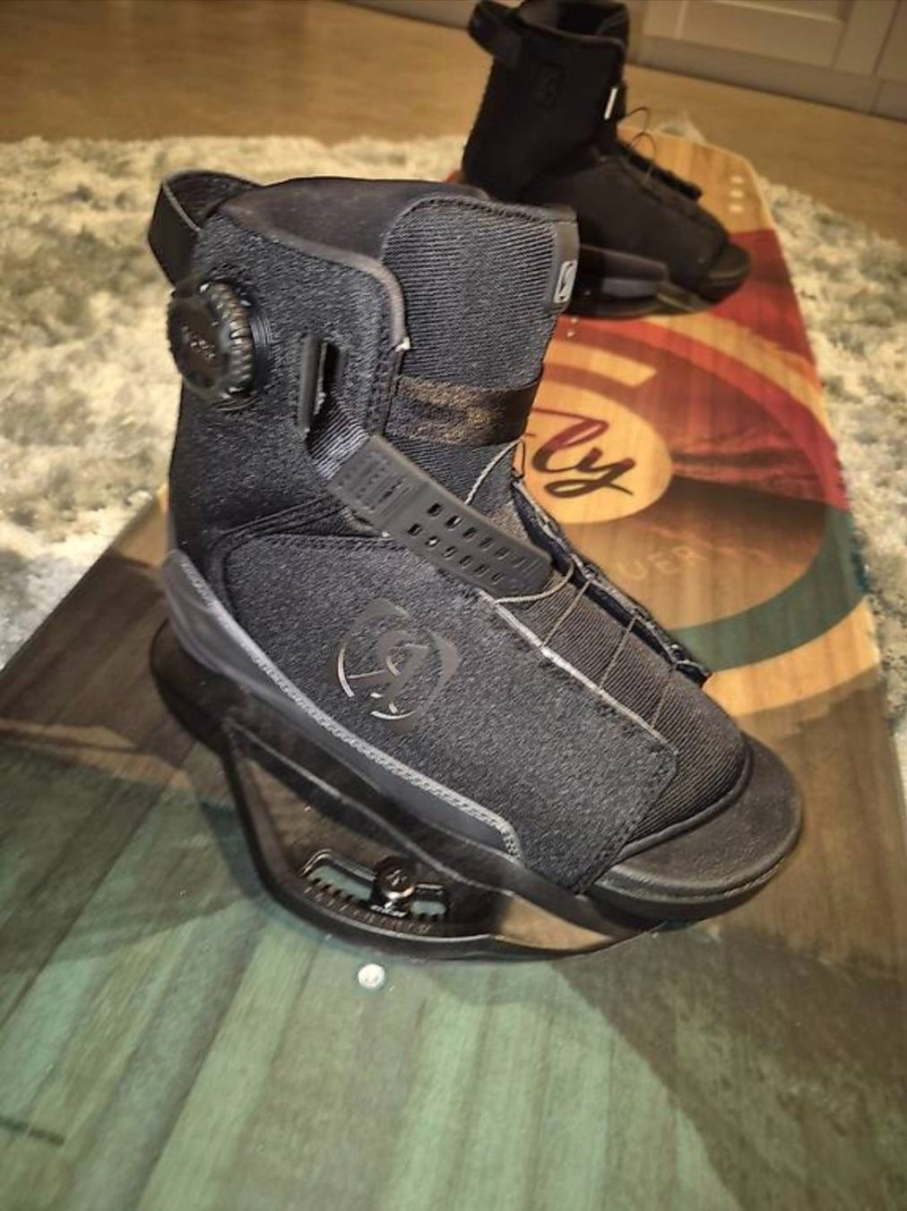 Ronix Planches de surf: Wakeboard Bindung Grösse 37-41,5 Neu – D'occasion à Dittingen par lar_yn2h 1