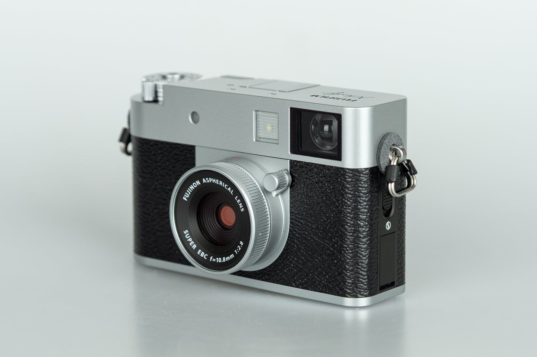 Fujifilm Fotocamera: Fujifilm X-HF1 silver (x-half) – Usato da Frauenfeld venduto da foto_winiger_gmbh 1