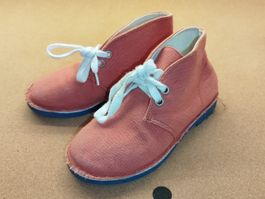 Rosenfarbene Stoffschuhe Grösse 28, neuwertig