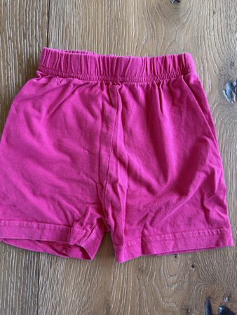 Pinke kurze Hose Grösse 74