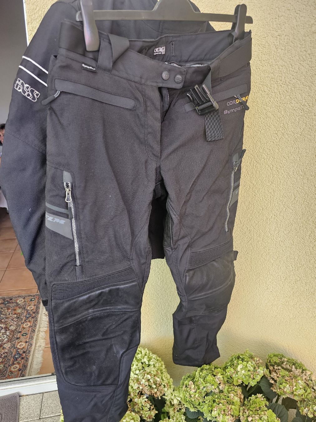 IXS Lotti di vestiti: Damen Motorradkombi – Usato da Oberbüren venduto da opanigg