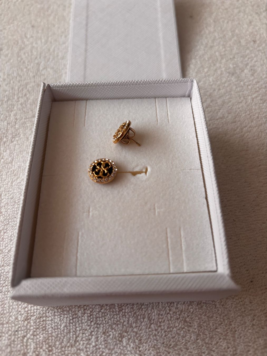 Orecchini pendenti & Orecchini a lobo: Guess Ohrstecker – Nuovo (secondo la descrizione) da Schwerzenbach venduto da _Aria_ 2