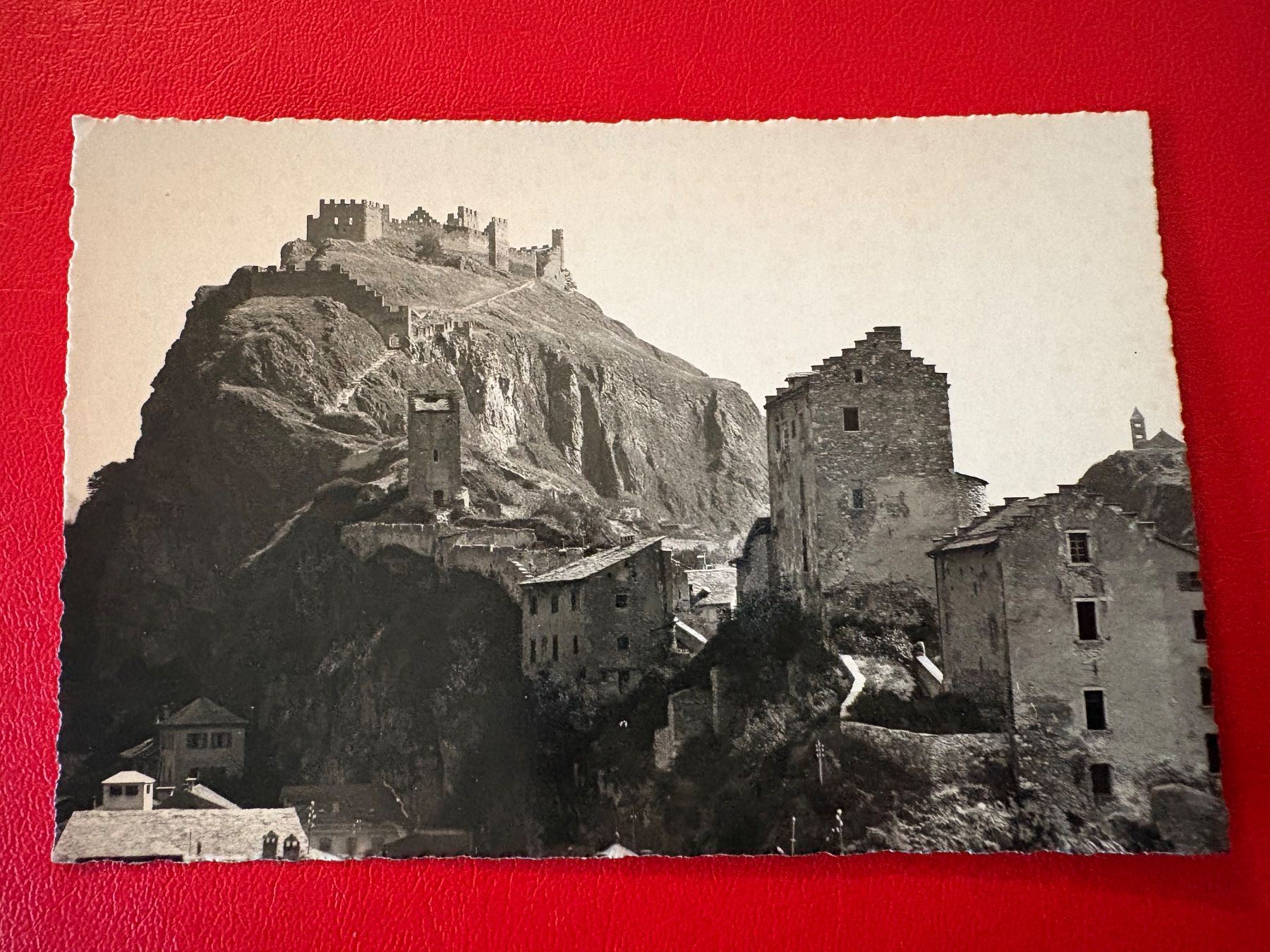 Cartoline postali: Sion ; Le Château de Tourbillon – Usato da St-Légier-La Chiésaz venduto da Theo005