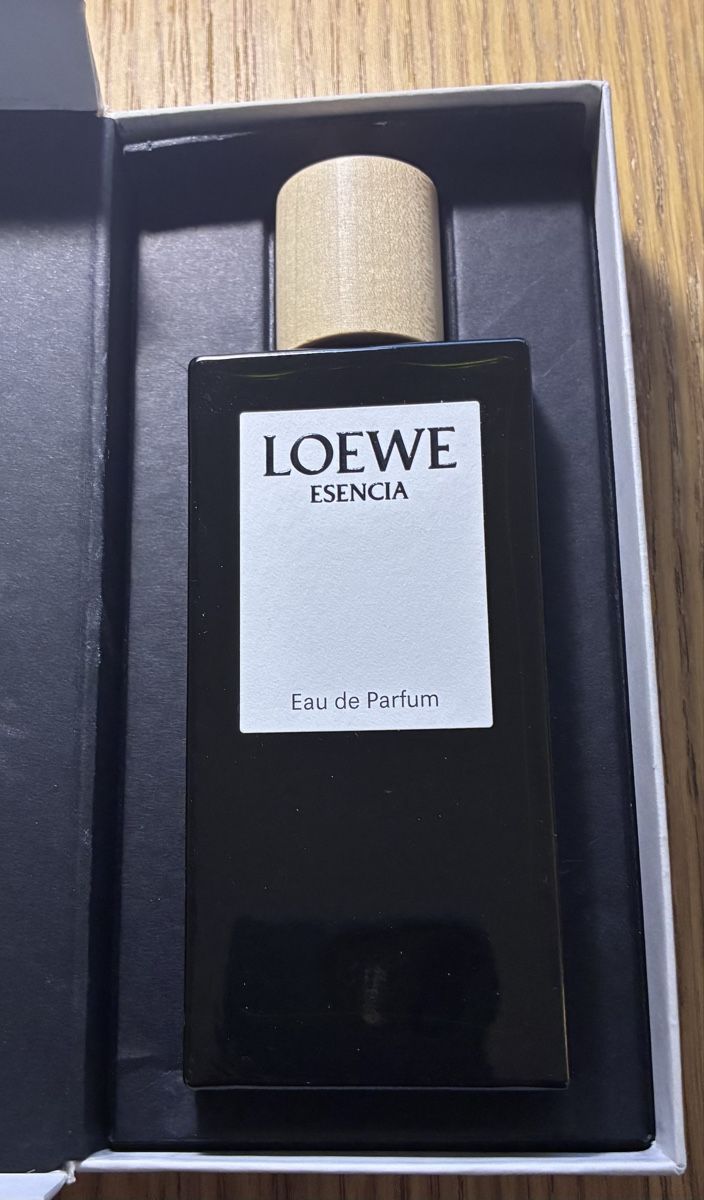 Loewe Profumi & Eau de Toilette: Loewe Esencia Eau de Parfum – Usato da Baden venduto da Goldbaum