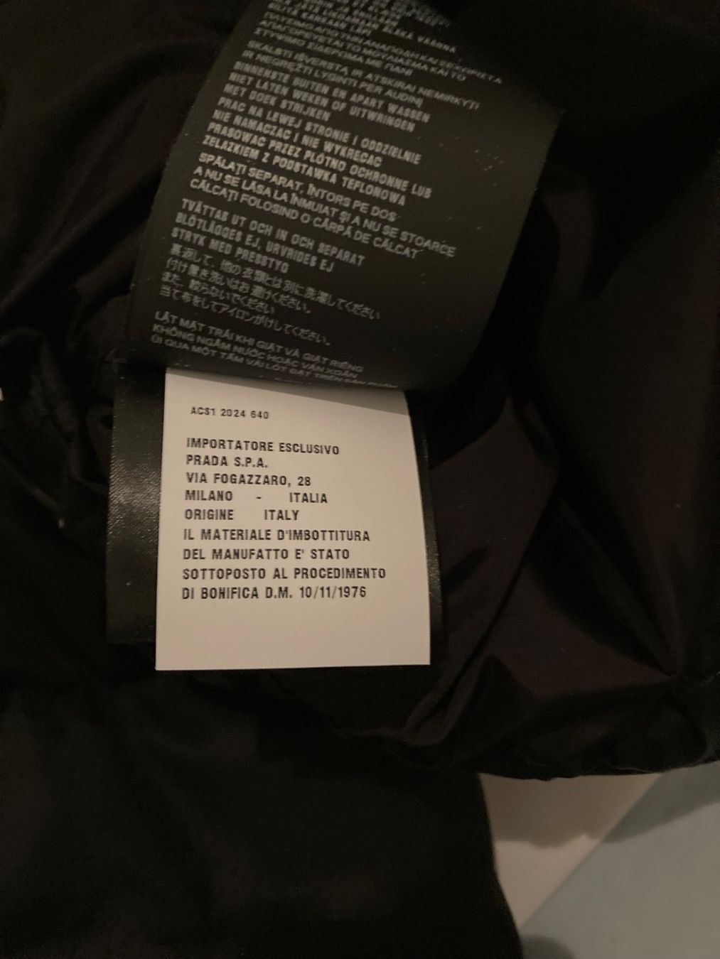 Prada Giacche: Prada Jacke re-nylon no.36 OVERSIZE – Usato da Paradiso venduto da Kayakara 6