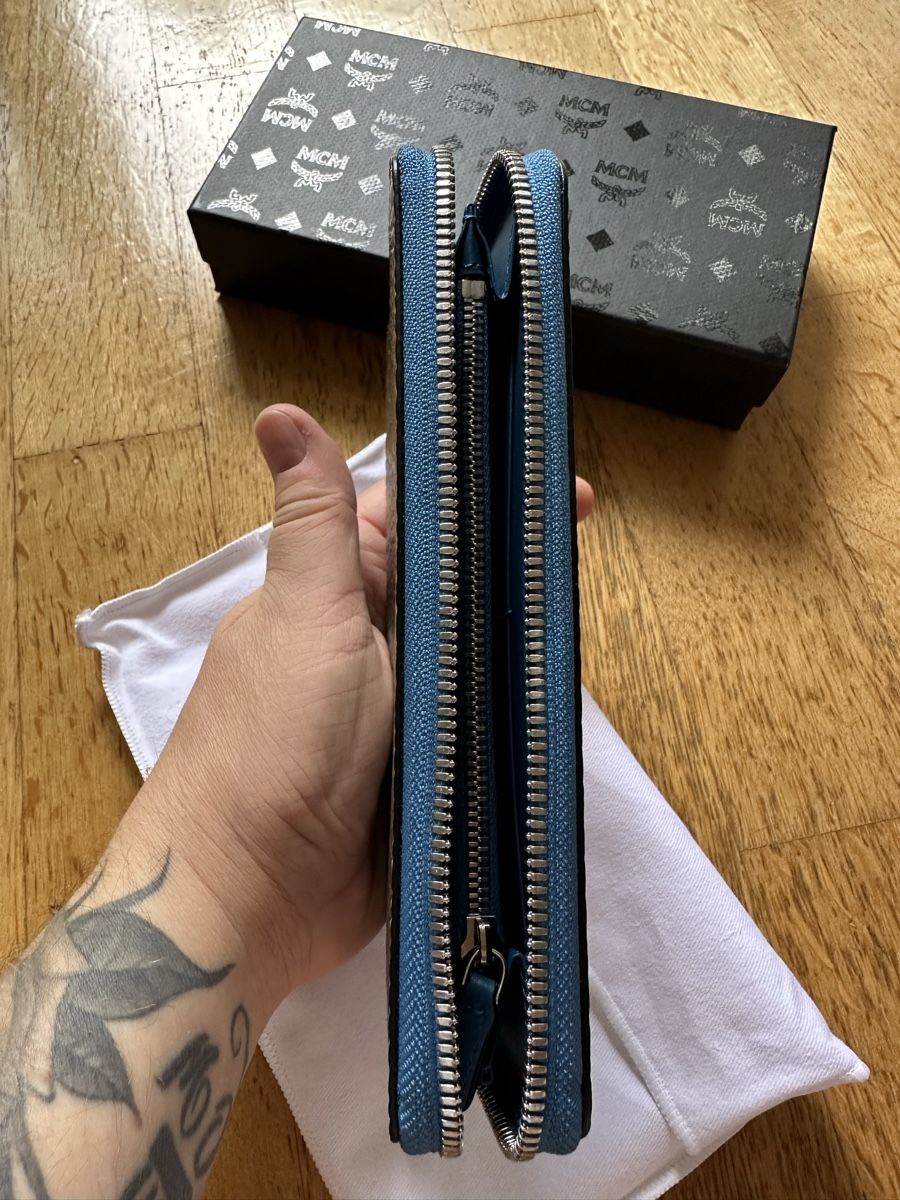 Mcm Portamonete: MCM Wallet Silber Neu  – Nuovo (secondo la descrizione) da Bern venduto da Ruhrallee 4