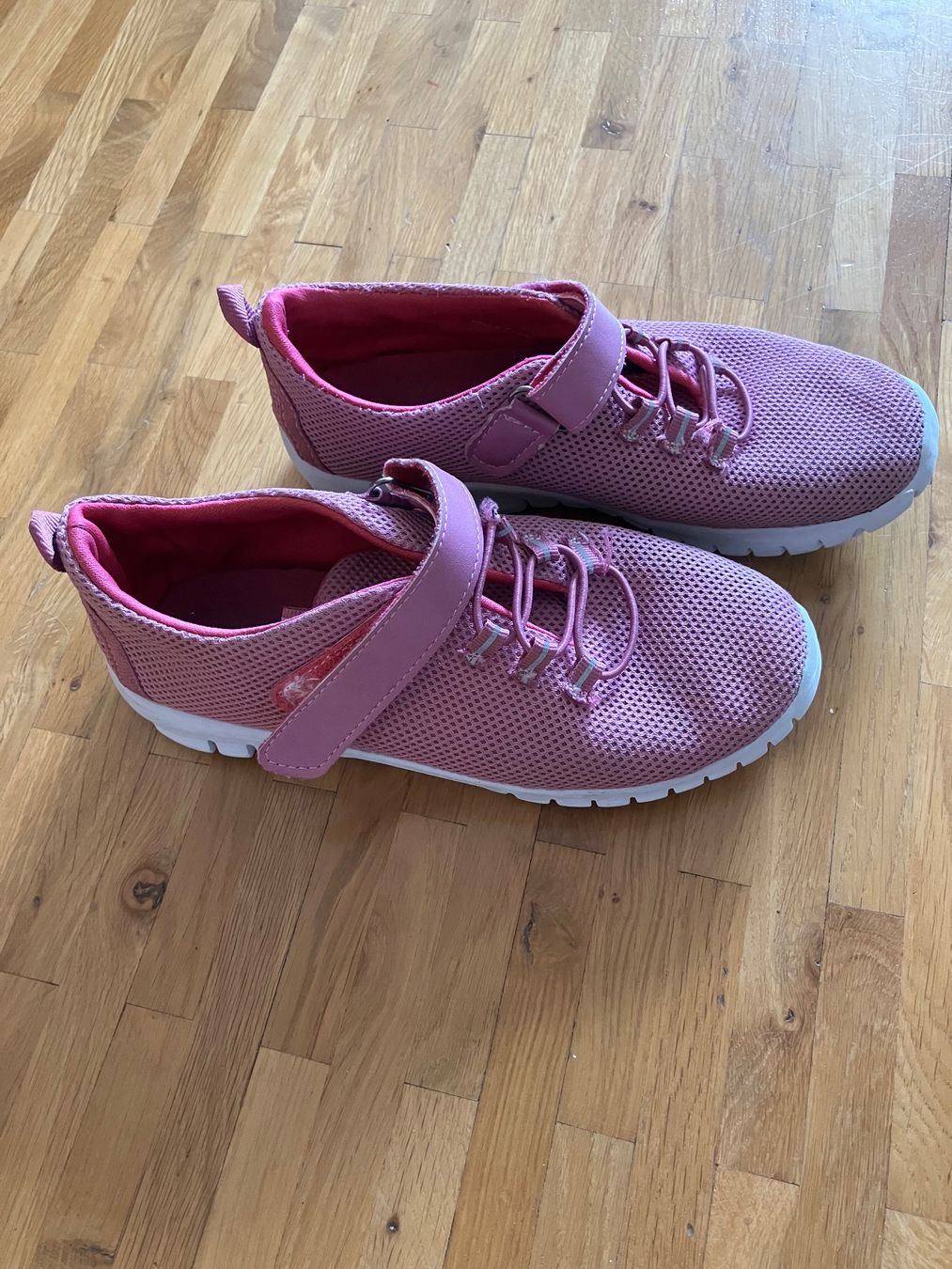 Scarpe per ragazze: Mädchen Turnschuhe Gr. 35 – Usato da Basel venduto da Hamburg82 1