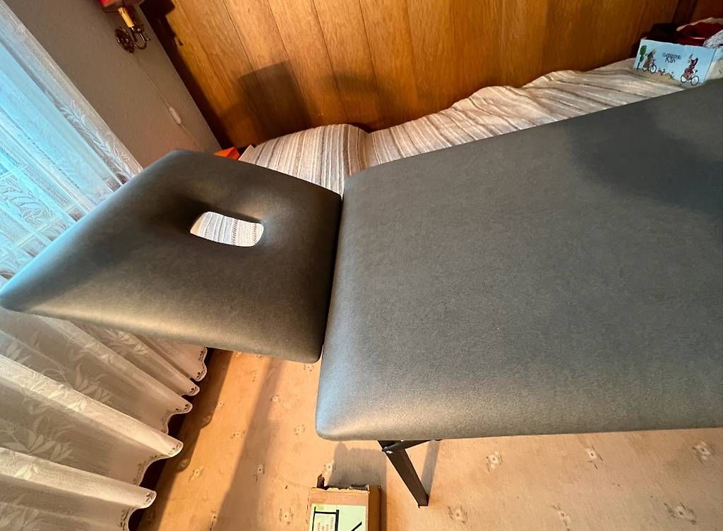 Liegen & Liegestühle: Massagetisch klappbar – Gebraucht aus Herisau von Sunne12 1