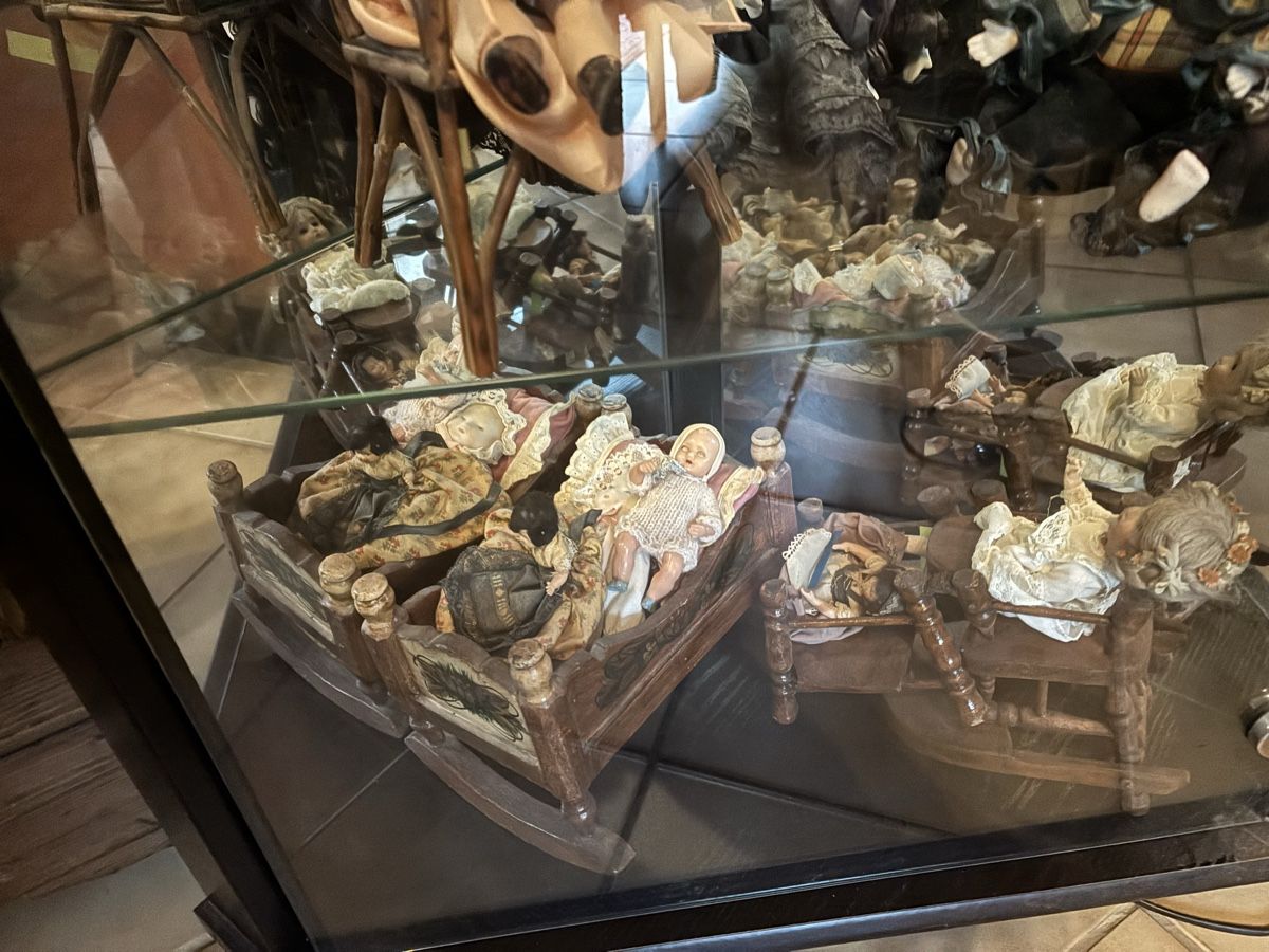 Bambole: Puppen aus Sammlung auf Wunsch mit Vitrine – Usato da Grellingen venduto da Grillerino1349 4