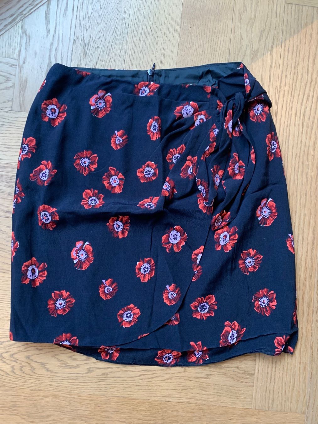 Vestiti: Tara Jarmon Jupe Blumen – Usato da Zürich venduto da aow_8p7m