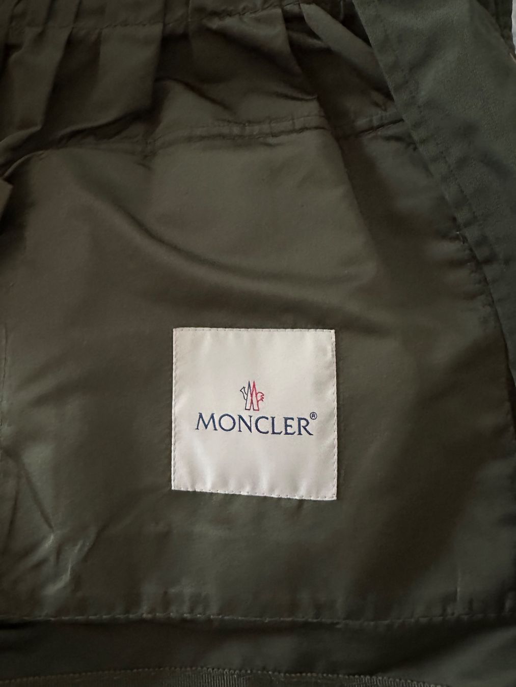 Moncler Jacken: Wunderschöne Moncler Jacke in kaki – Gebraucht aus Niederteufen von nana65 4