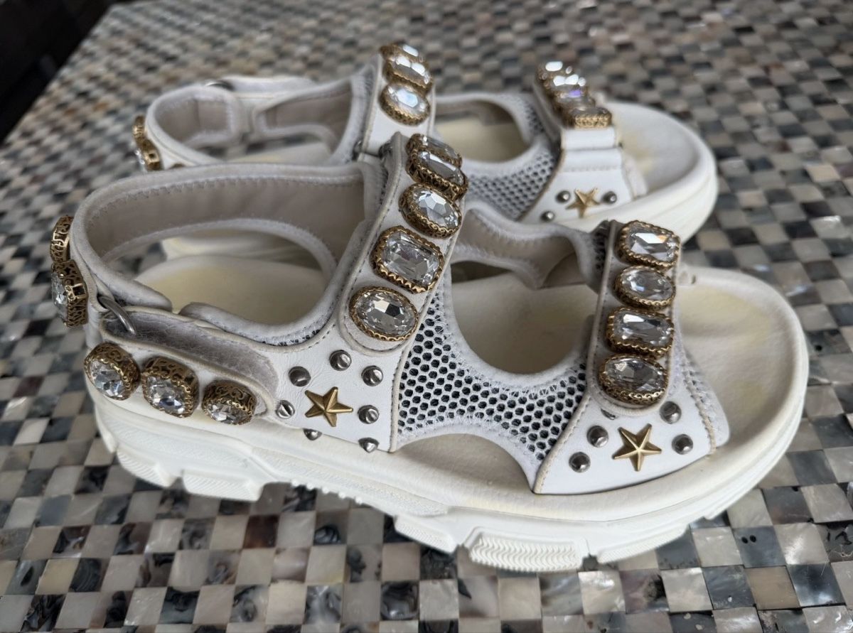 Gucci Scarpe da donna: Gucci Aguru crystal sandals  – Usato da Lausanne venduto da Loyal_8 8