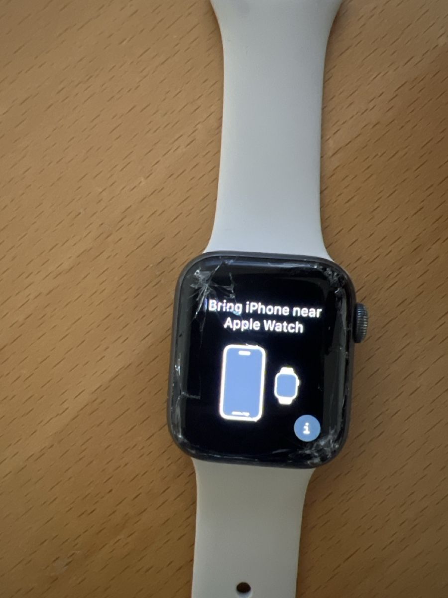 Apple Smartwatch: Apple Watch Serie 4 LTE mit Glasbruch – Difettoso da windisch venduto da meisterkingremo 2