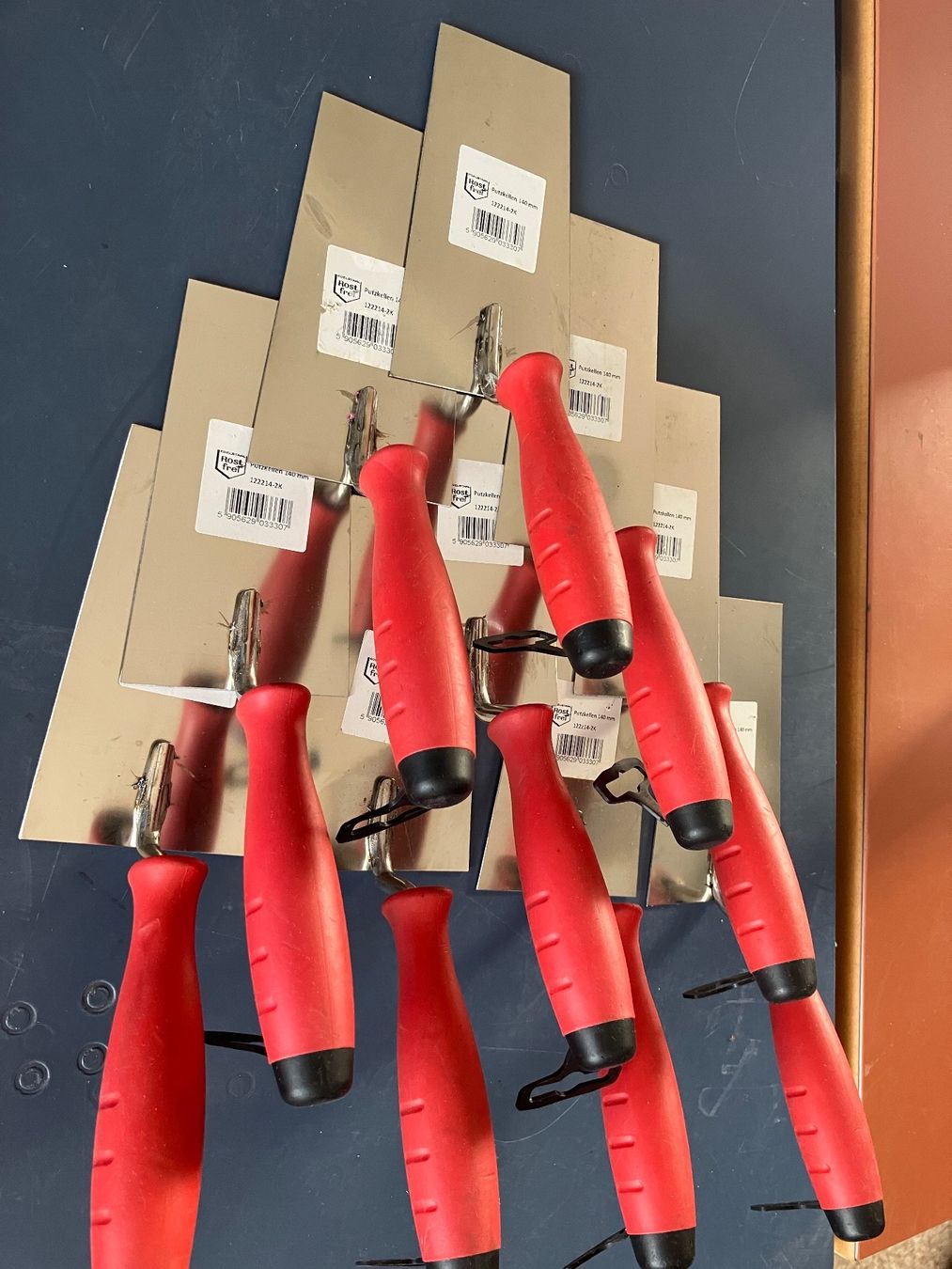 Tutti gli attrezzi: Maurer/ Gipserkellen 140mm  10 Stück – Nuovo e nell'imballaggio originale da Aadorf venduto da heiluz15 2