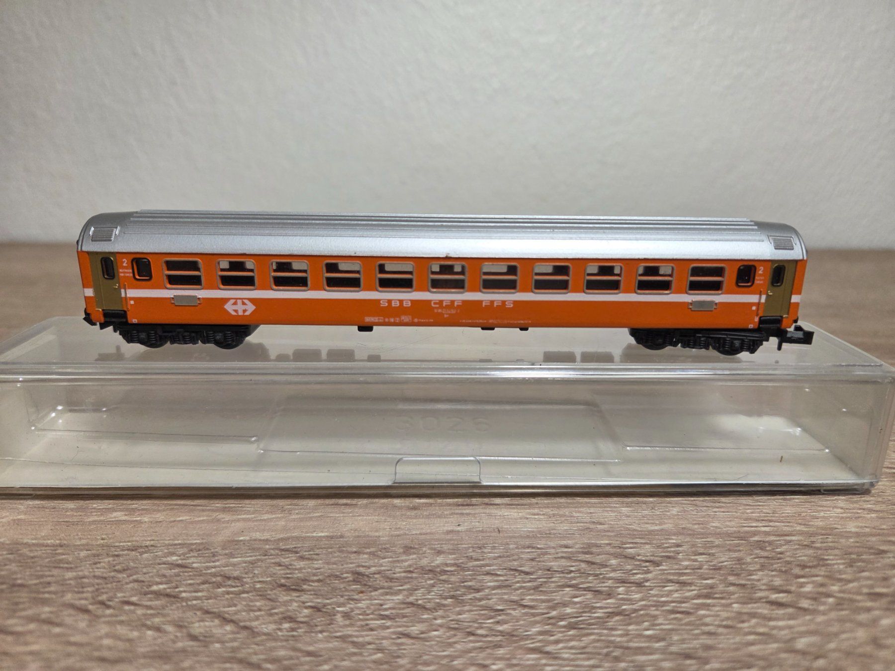 Trix Modellini di ferrovie: Minitrix 3070 Personenwagen 2.Kl SBB H0 – Usato da St-Aubin-Sauges venduto da Lo_Go