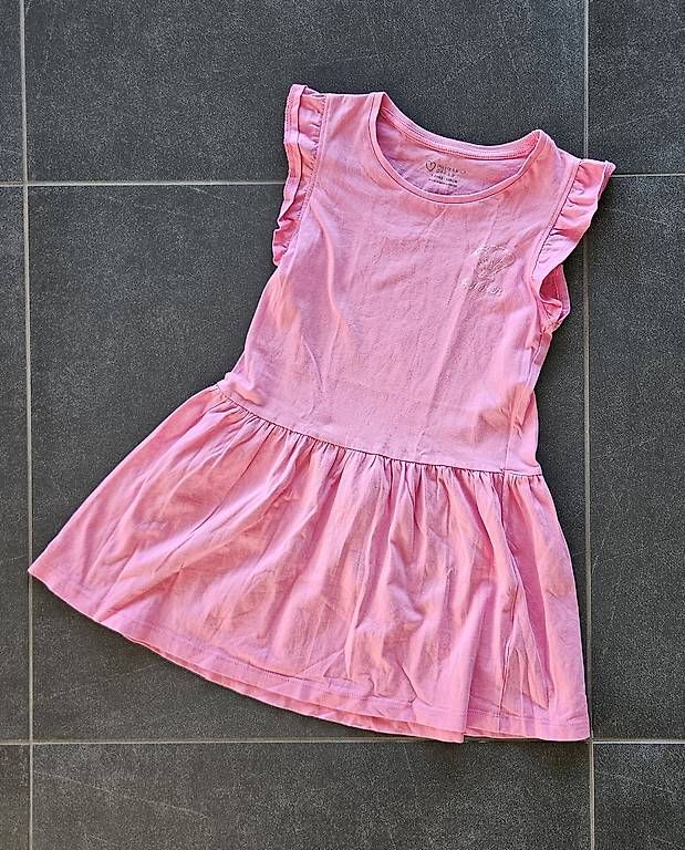 Vestiti & Gonne: Sommerkleid pink 7-8y Gr. 128 – Usato da Konolfingen venduto da yve_z5xr