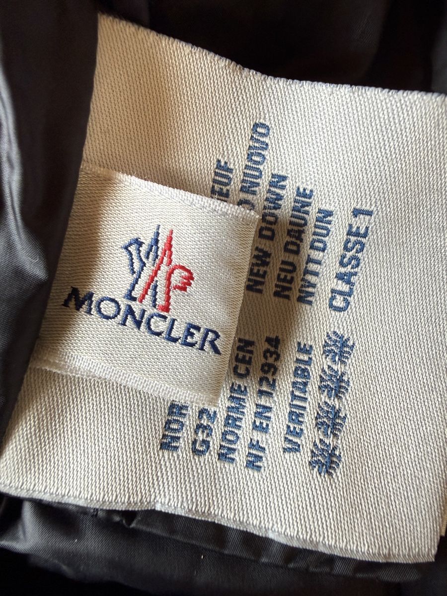 Moncler Cappotti: Moncler Daunenmantel schwarz – Usato da Meisterschwanden venduto da Larana7 6