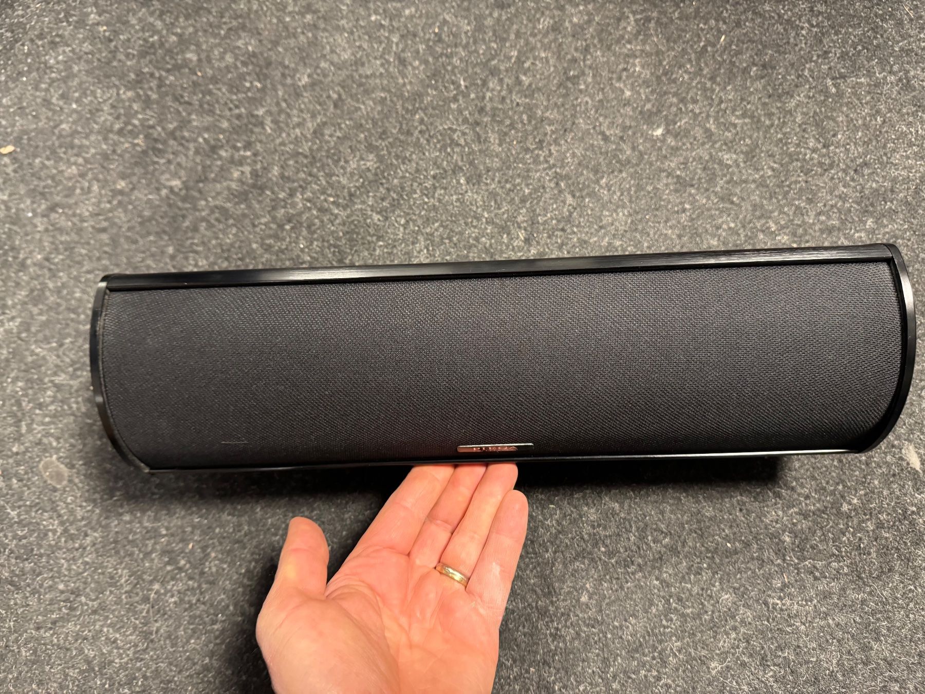 Piega Lautsprecher: Piega Center Black Lieferung gratis – Gebraucht aus Thun von altstadt-thun