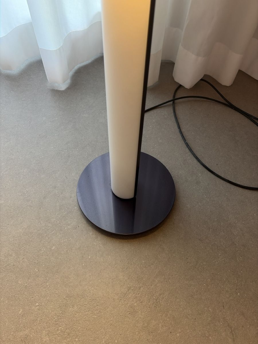 Lampes: Designer-Stehlampe dimmbar Höhe 200cm – D'occasion à Wettswil par Mar_ch5d 1