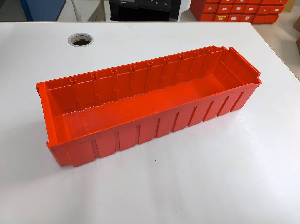 Recipients et similaires: 80x Rote Kunststoffboxen – D'occasion à Wald ZH par 89kingle 2