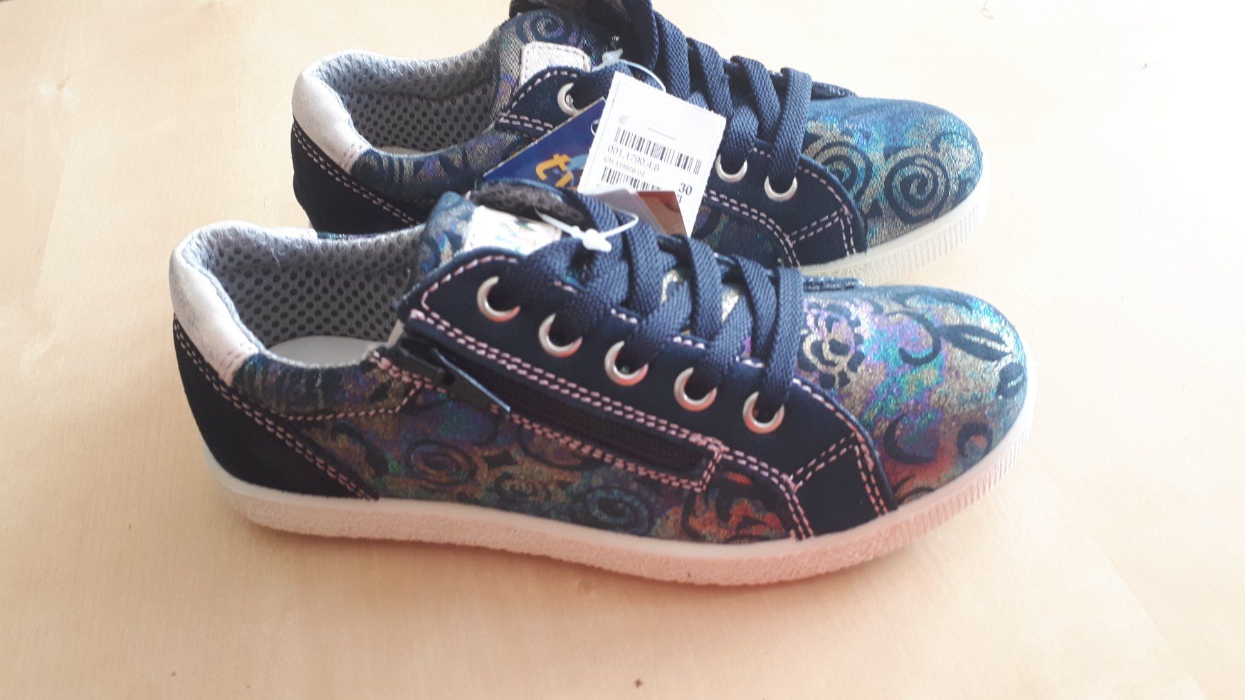 Scarpe per ragazze: Halbschuhe Gr 30 Twisty neu – Nuovo (secondo la descrizione) da Steg im Tösstal venduto da martinkreisl