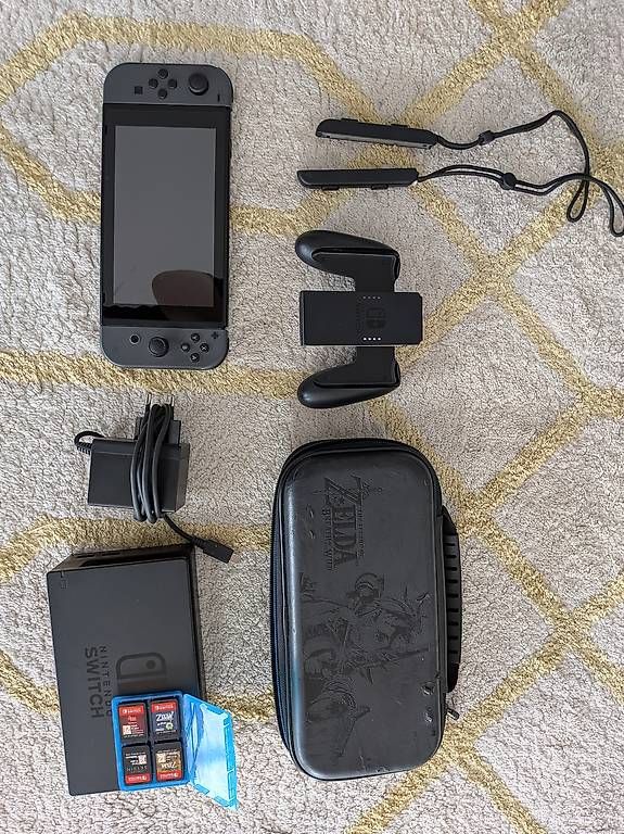Console: Nintendo Switch mit 4 Games – Usato da Zofingen venduto da Fant4stic