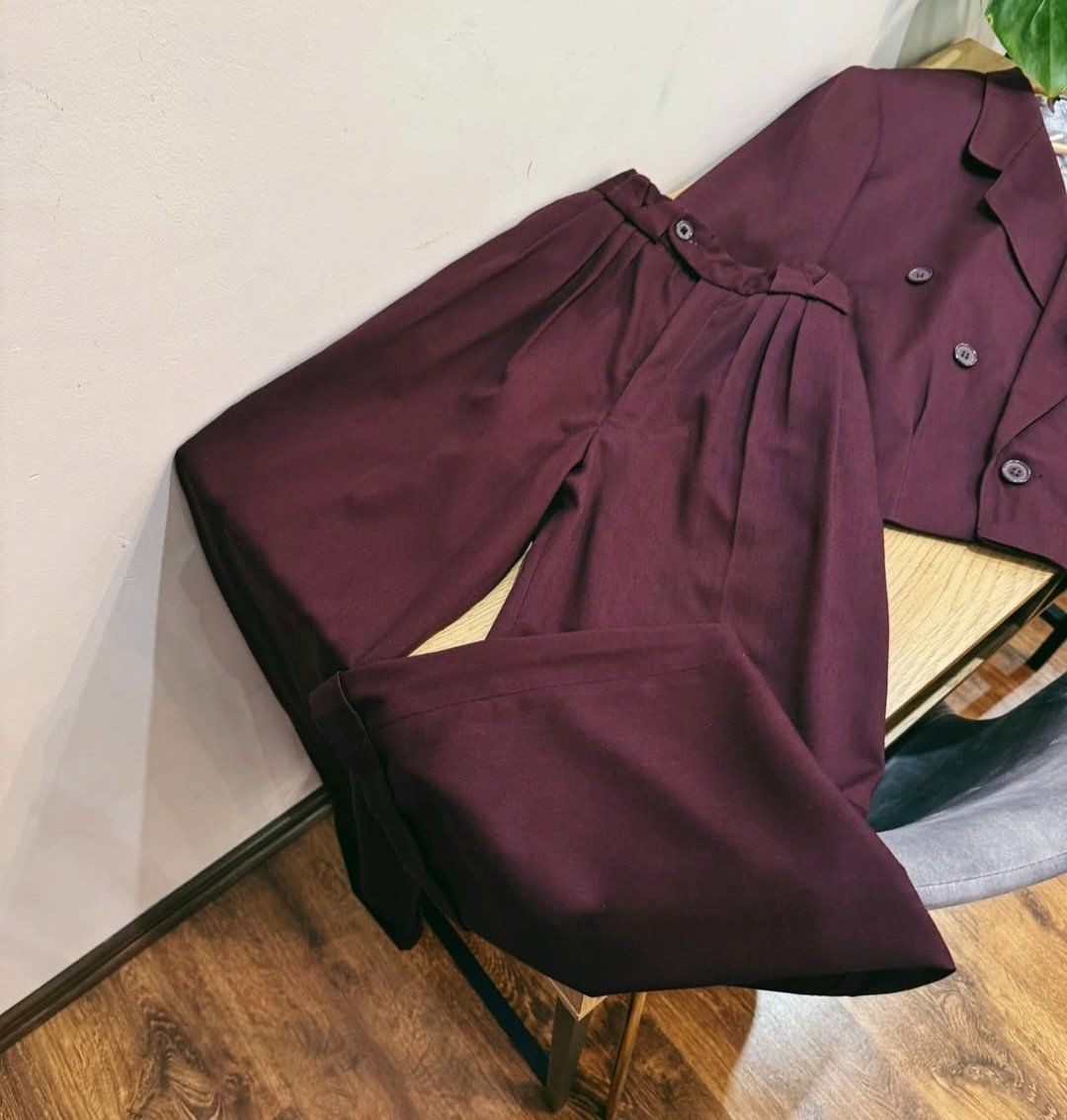 Costumi: Damenanzug – Usato da Leissigen venduto da ali_k9v8 1