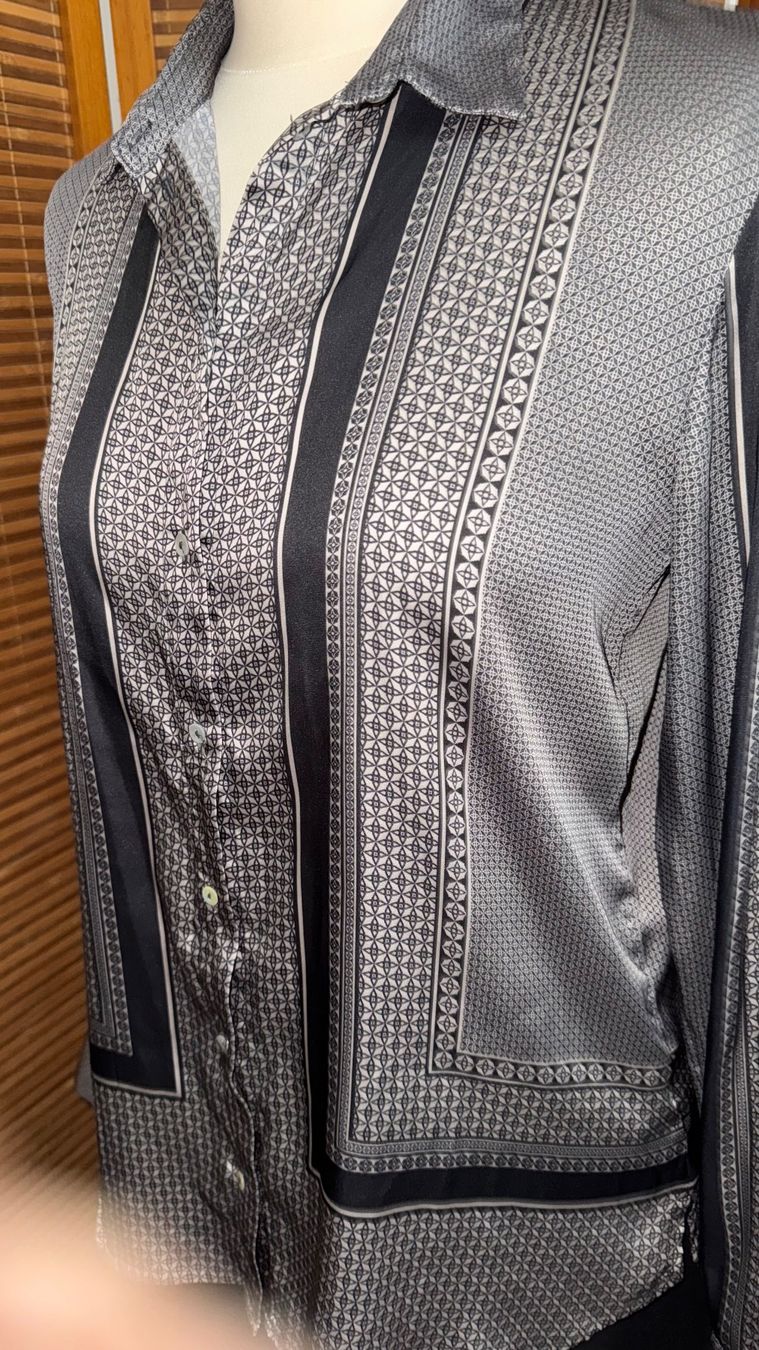H&M Camicette: Bluse von H&M, 38 – Nuovo (secondo la descrizione) da Gümligen venduto da morticiaaddams 1