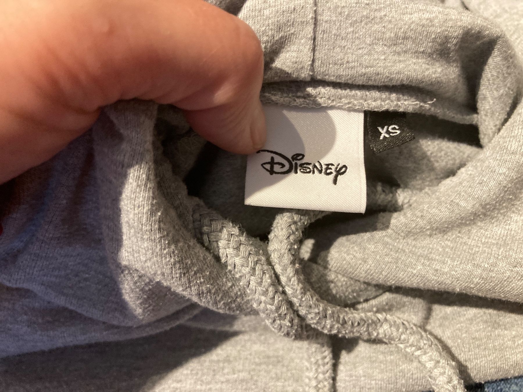 Pulls et sweat-shirts: Disney Minnie Mouse Pullover, Grösse ca. XS oder S – D'occasion à Gelterkinden par froggy80 2