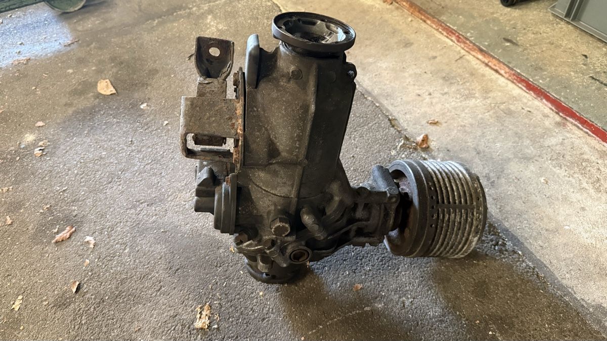Volkswagen Tutti pezzi di ricambio auto: Synchro Diff mit Viscokupplung Golf 3 VR6 – Usato da Brunnen venduto da Michj 3
