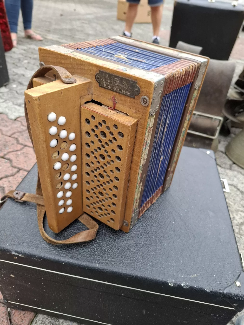 Strumenti musicali: schwyzerorgeli – Usato da Villeneuve venduto da BibiVintage 2
