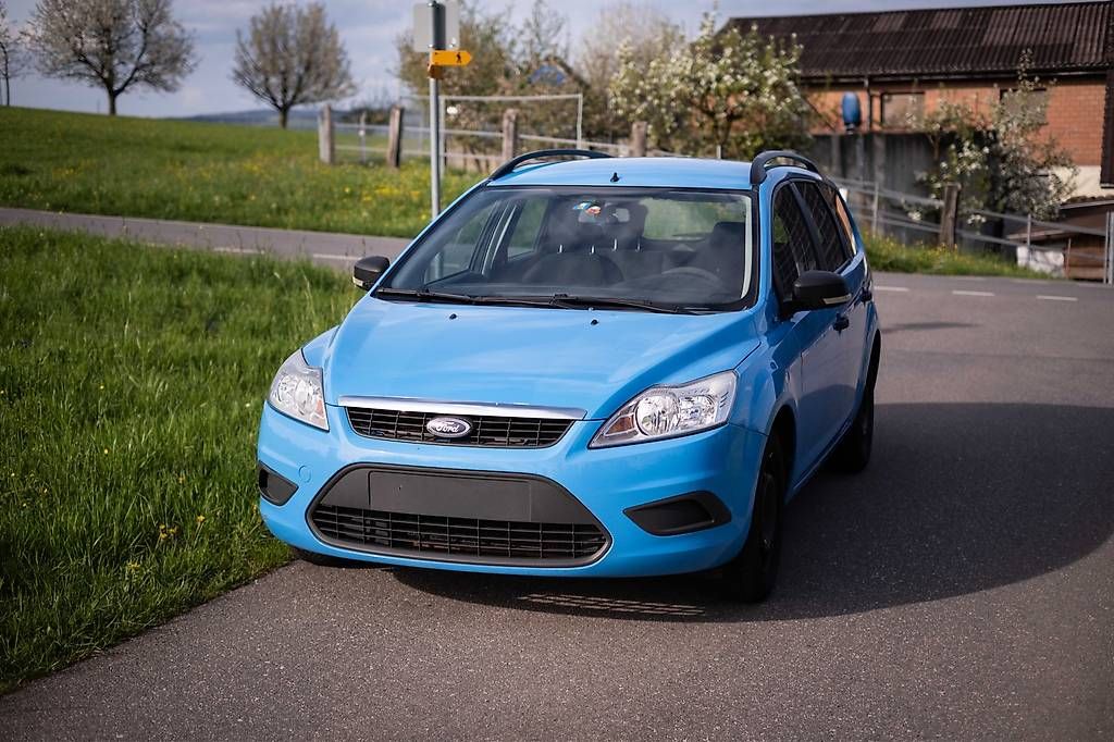 Ford Automobili: FORD FOCUS 1.6i 16V – Usato da Neuenkirch venduto da Speedy2001