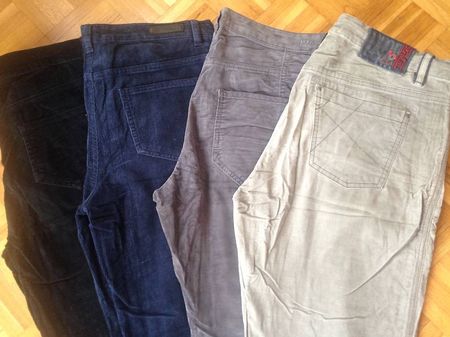 Pantaloni a coste, grandezza M, 4 paia insieme