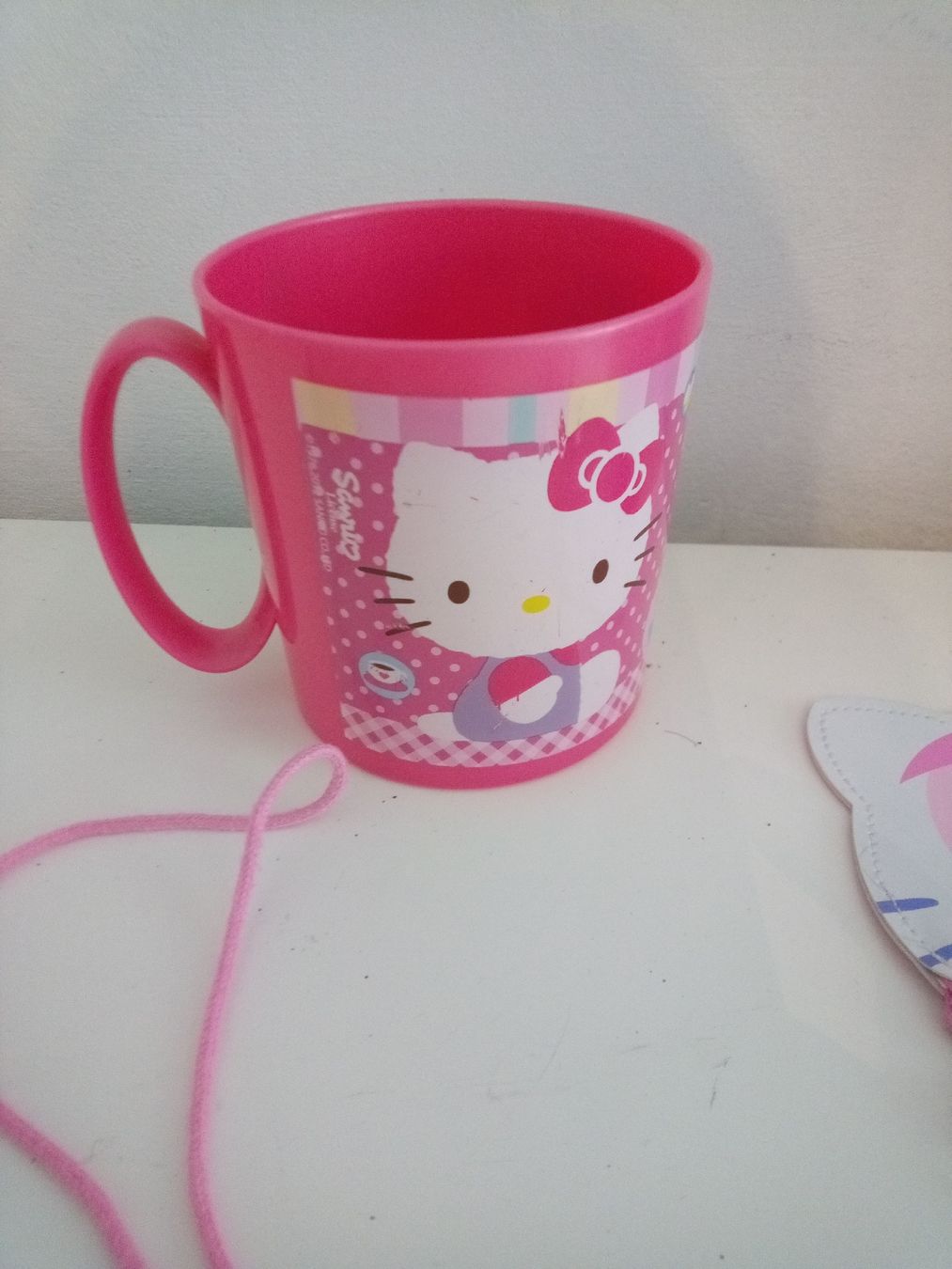 Hello Kitty Giocattoli: Hello Kitty Set Tasche Becher Notizbuch gebraucht – Usato da Volketswil venduto da Car1 2