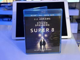 Super 8 - Blu-Ray & DVD Vergriffen