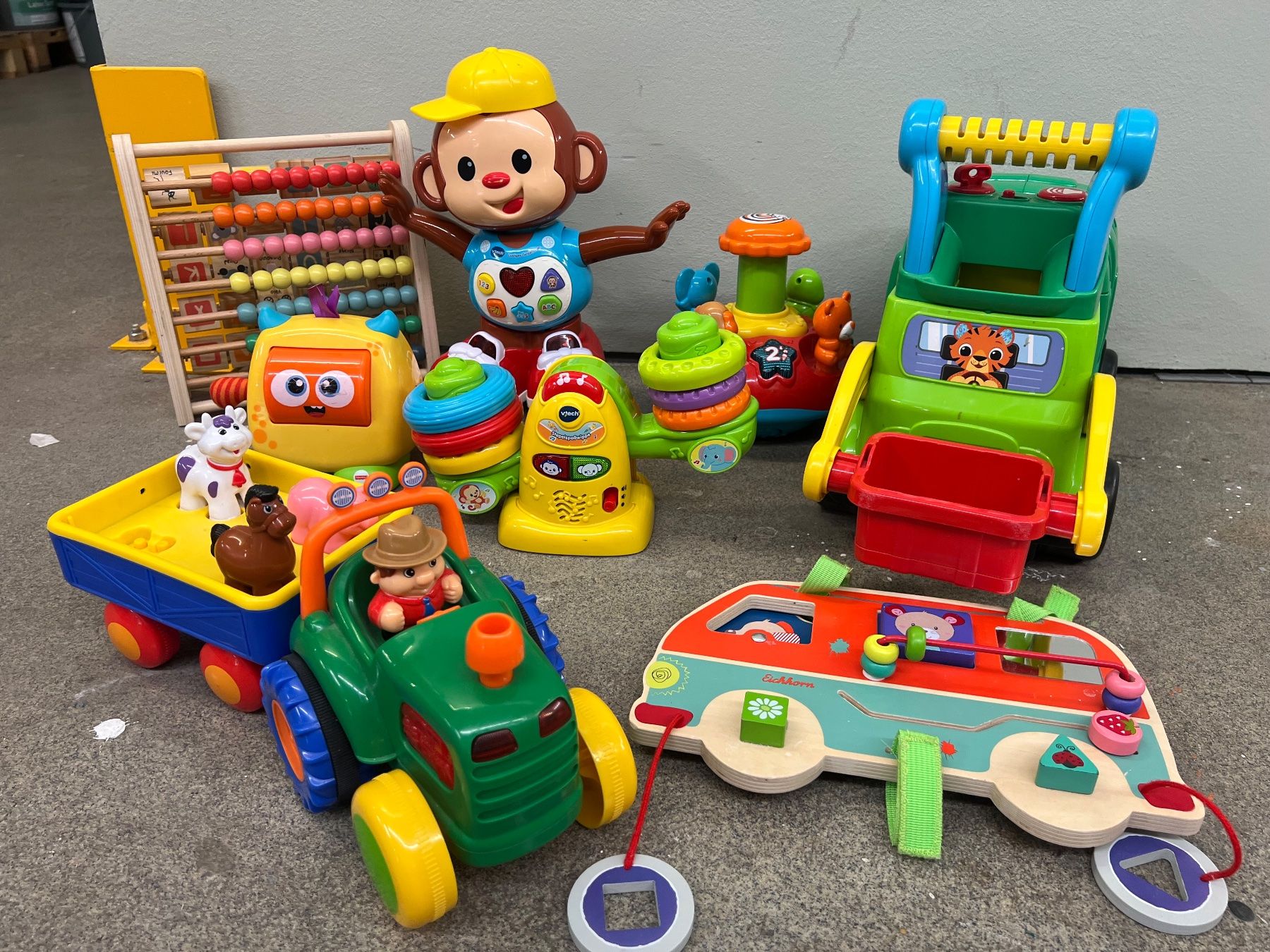 Giocattoli: Kleinkinder Spielsachen Sammlung – Usato da Zürich venduto da pamleano