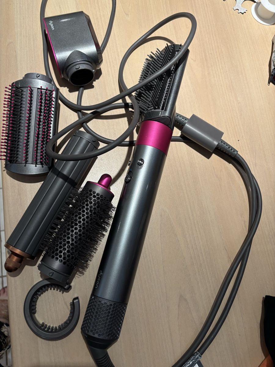 Dyson Piastre & Arricciacapelli: Dyson Airwrap  – Usato da Schlossrued venduto da sumoggu