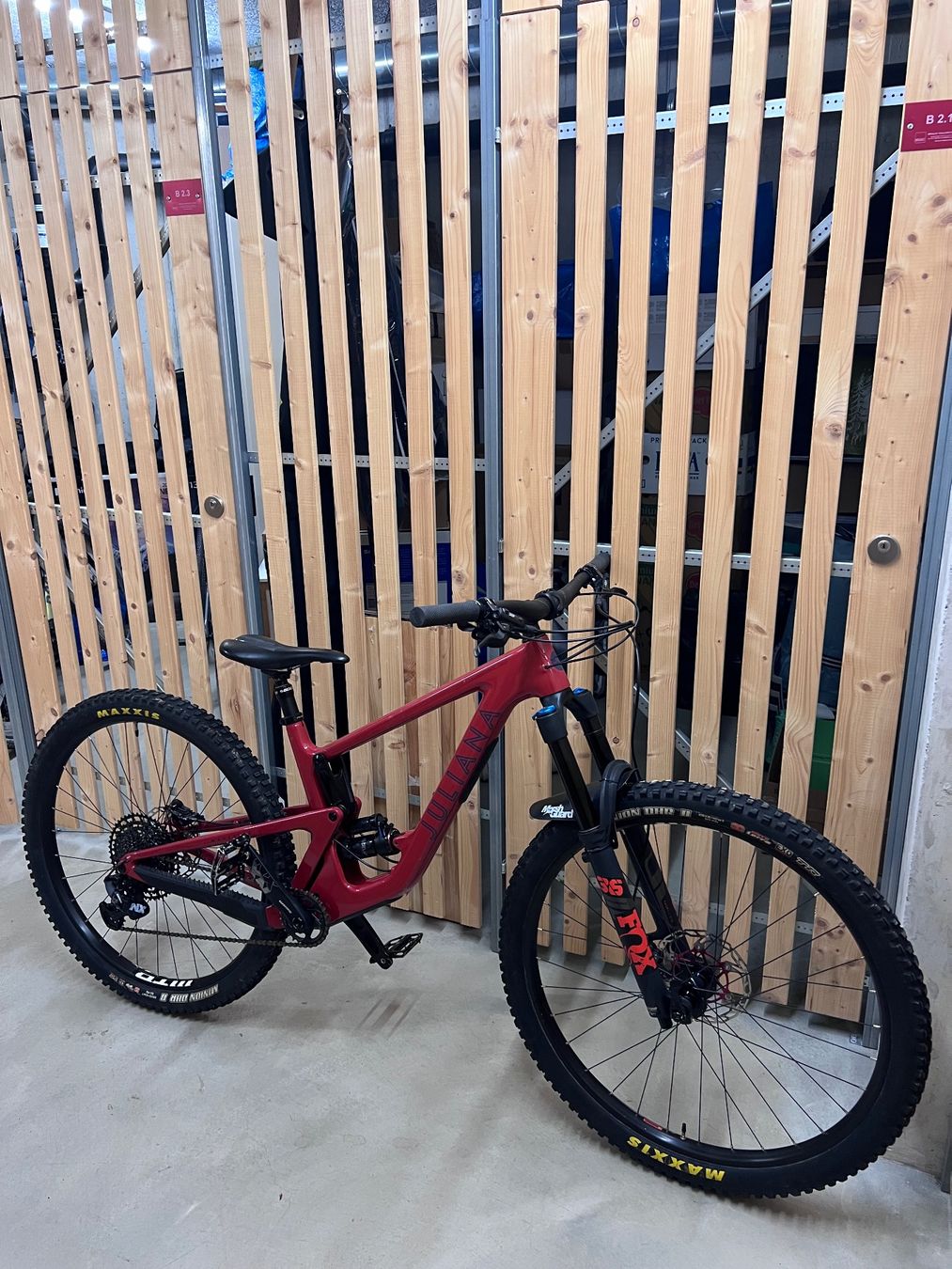 Santa Cruz Biciclette: Juliana Maverick C - size M – Usato da Zürich venduto da kasia.kosieradzka