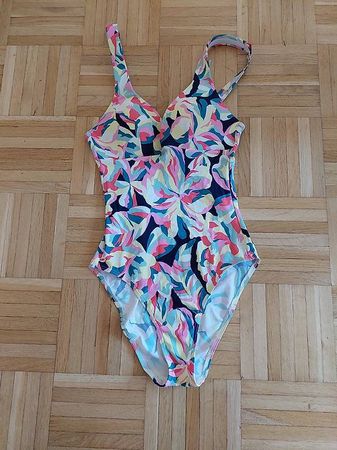 Maillot de bain esprit 38B neuf jamais porté 