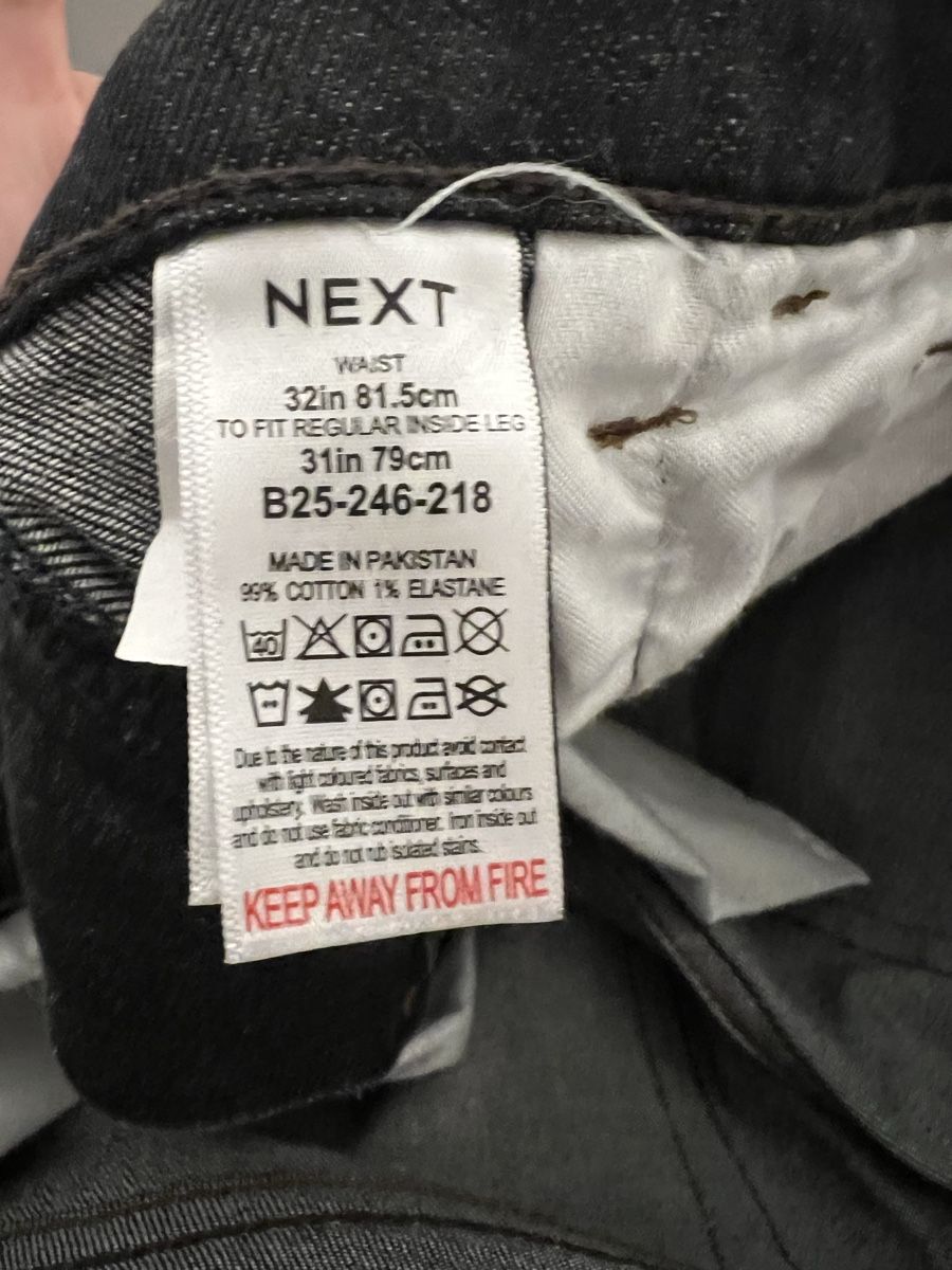 Jeans: Schwarze Jeans – Usato da Pfäffikon SZ venduto da pdroth 2