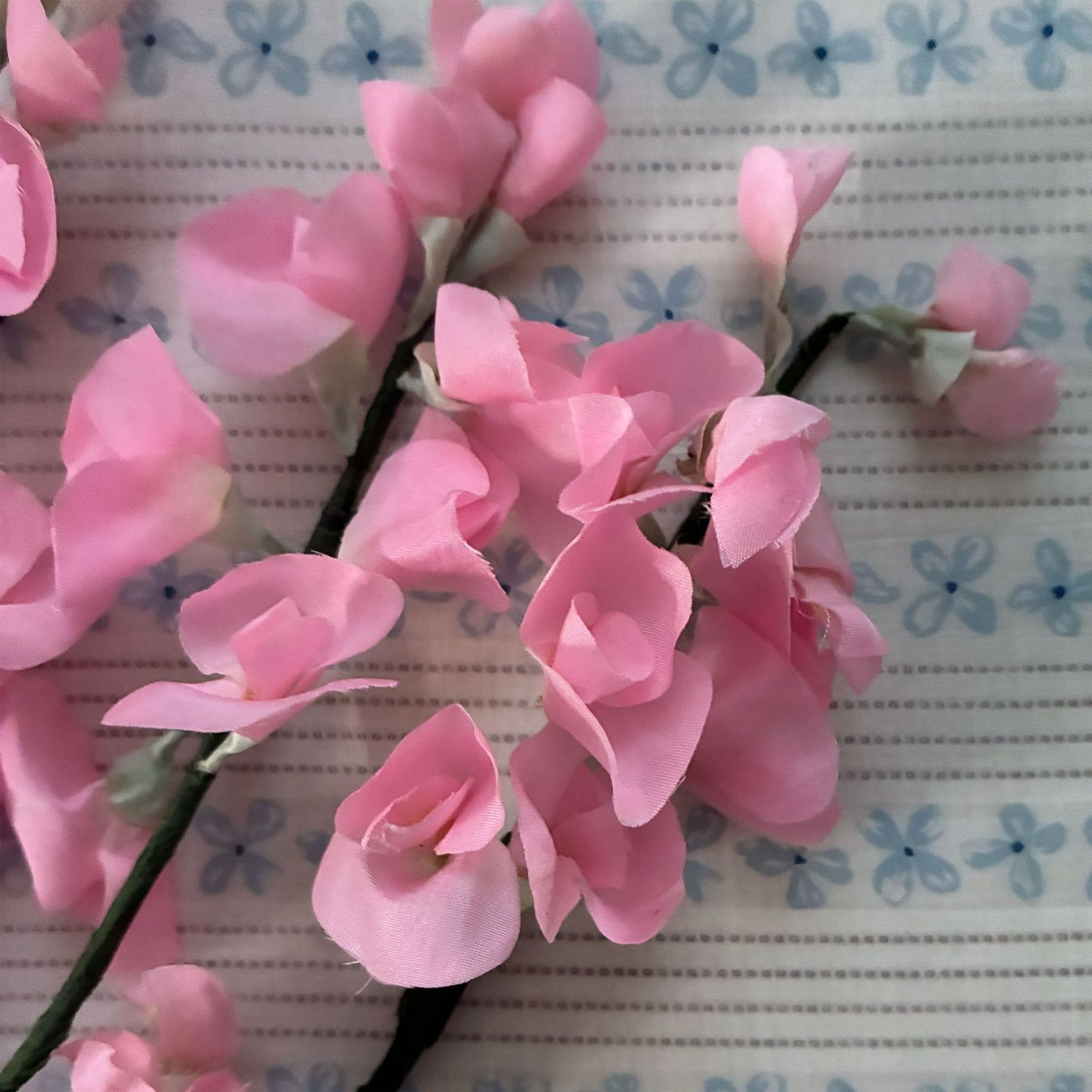 Tutte le decorazioni: Freesien rosa Stoffblumen VINTAGE handgefertigt – Usato da Brüttisellen venduto da Buxus 2