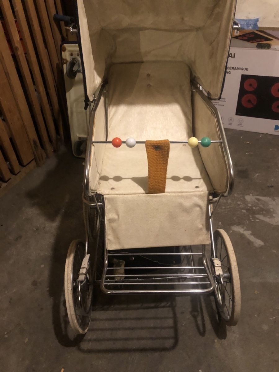 Carrozzine: Antiker   Kinderwagen – Usato da Biel-Bienne venduto da alos07 1