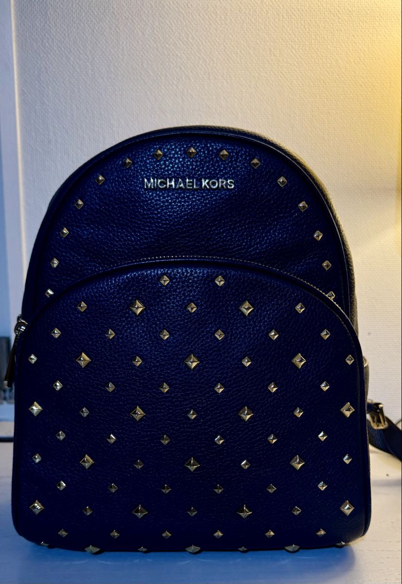 Michael Kors Zaini: Michael Kors Backpack navy blue gold studded – Usato da Hurden venduto da rac_wyf8
