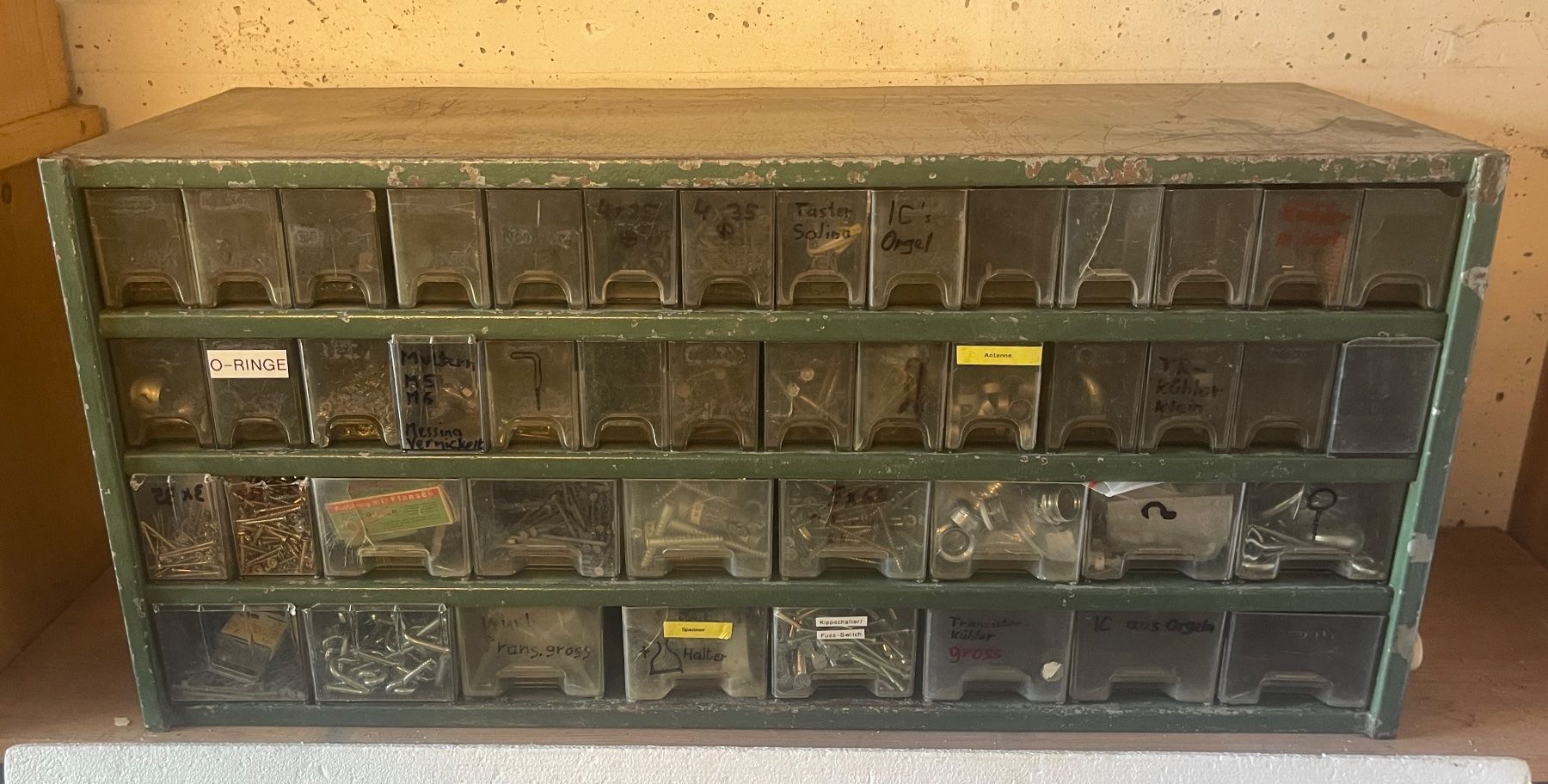 Sistemi di archiviazione: Sortimentskasten Metall mit 32 Schubladen gebraucht – Usato da Dänikon ZH venduto da Baeriswyl