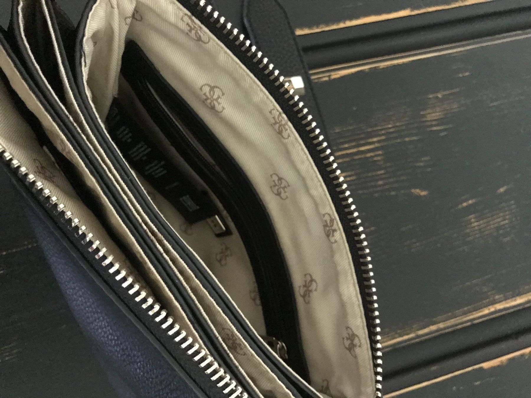 Guess Borse da donna: Umhängetasche von GUESS – Nuovo (secondo la descrizione) da Zürich venduto da Faetze0 2